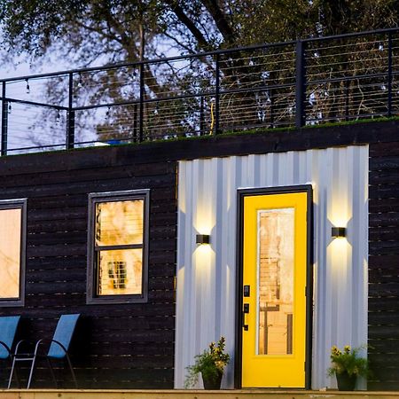 The Zephyr Modern Luxe Container Home Bellmead エクステリア 写真