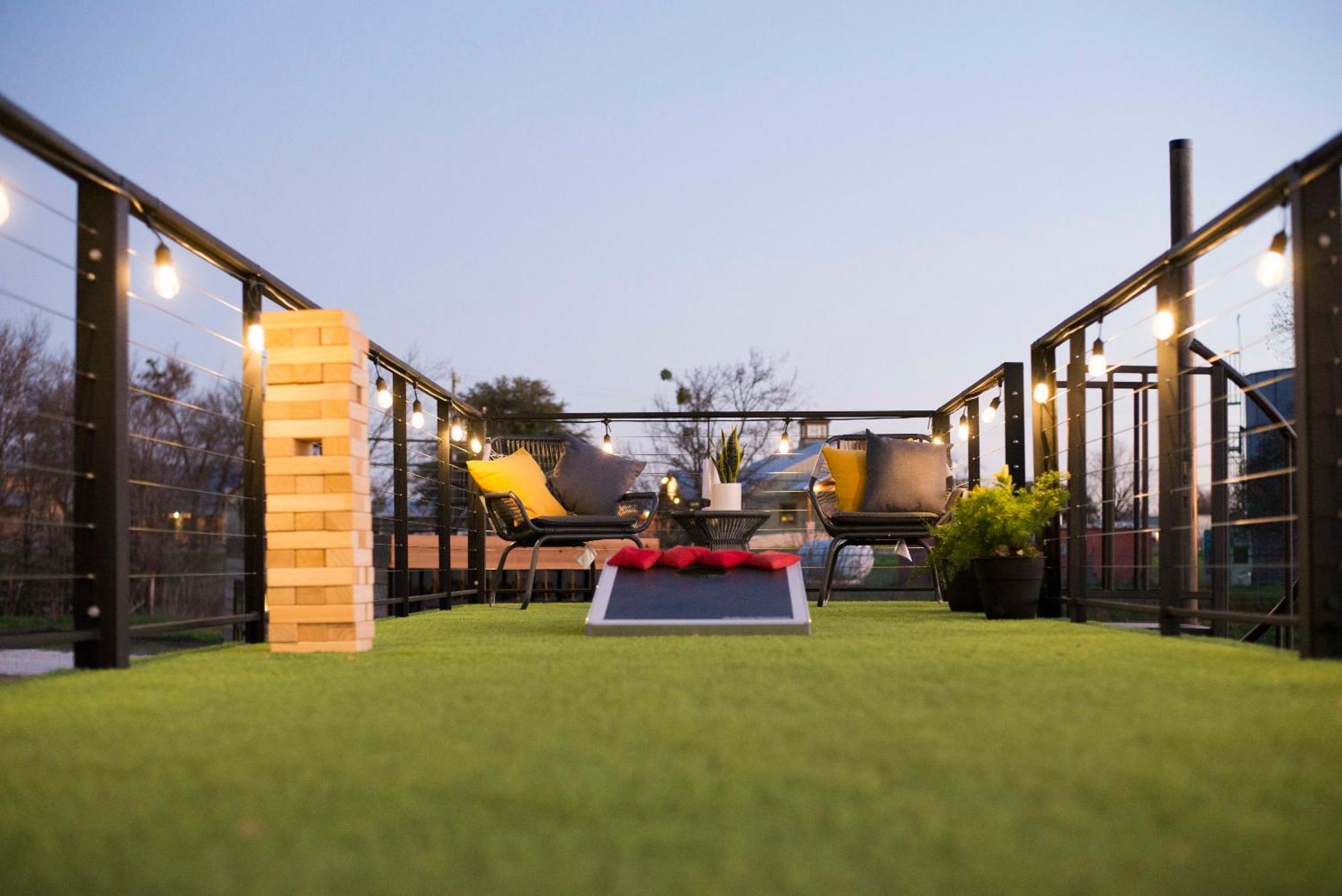 The Zephyr Modern Luxe Container Home Bellmead エクステリア 写真