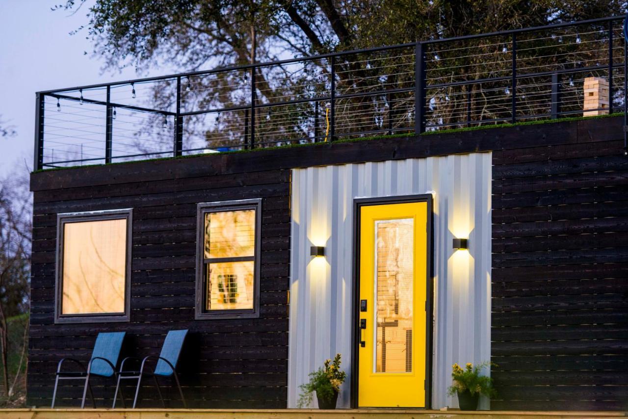 The Zephyr Modern Luxe Container Home Bellmead エクステリア 写真