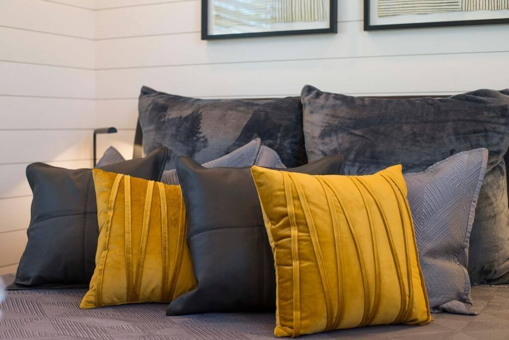 The Zephyr Modern Luxe Container Home Bellmead エクステリア 写真
